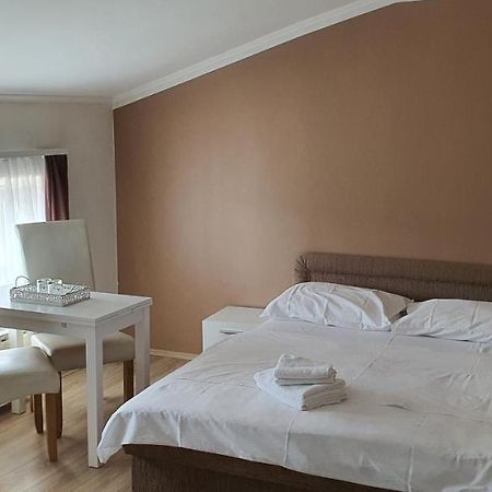 Gostilna S Prenocisci Pri Janezu Hotel Zgornja Loznica Bagian luar foto