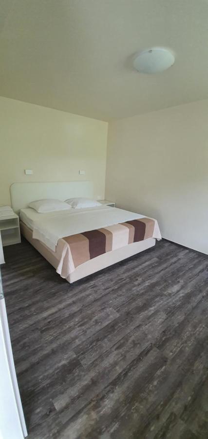 Gostilna S Prenocisci Pri Janezu Hotel Zgornja Loznica Bagian luar foto
