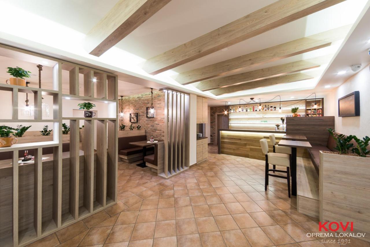 Gostilna S Prenocisci Pri Janezu Hotel Zgornja Loznica Bagian luar foto